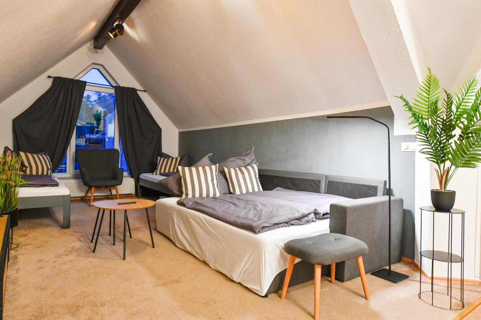 Grosses Spree Apartment, 3 Schlafzimmer Bis 10 Personen, 4X Kfz Parkplatz, Terrasse, Waschtrockner, Wlan, Netflix Cottbus Bagian luar foto