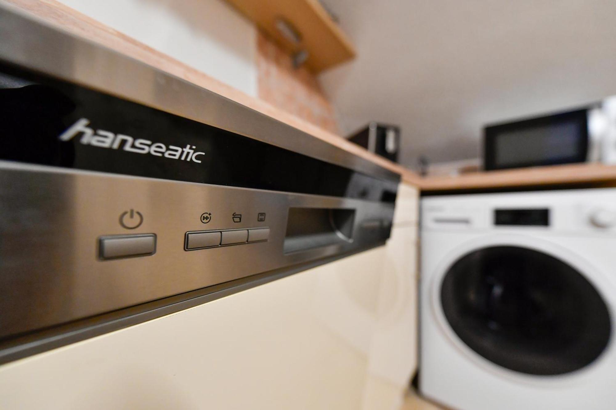 Grosses Spree Apartment, 3 Schlafzimmer Bis 10 Personen, 4X Kfz Parkplatz, Terrasse, Waschtrockner, Wlan, Netflix Cottbus Bagian luar foto