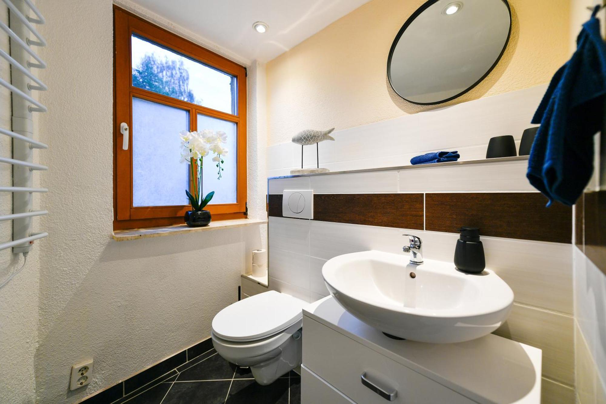Grosses Spree Apartment, 3 Schlafzimmer Bis 10 Personen, 4X Kfz Parkplatz, Terrasse, Waschtrockner, Wlan, Netflix Cottbus Bagian luar foto