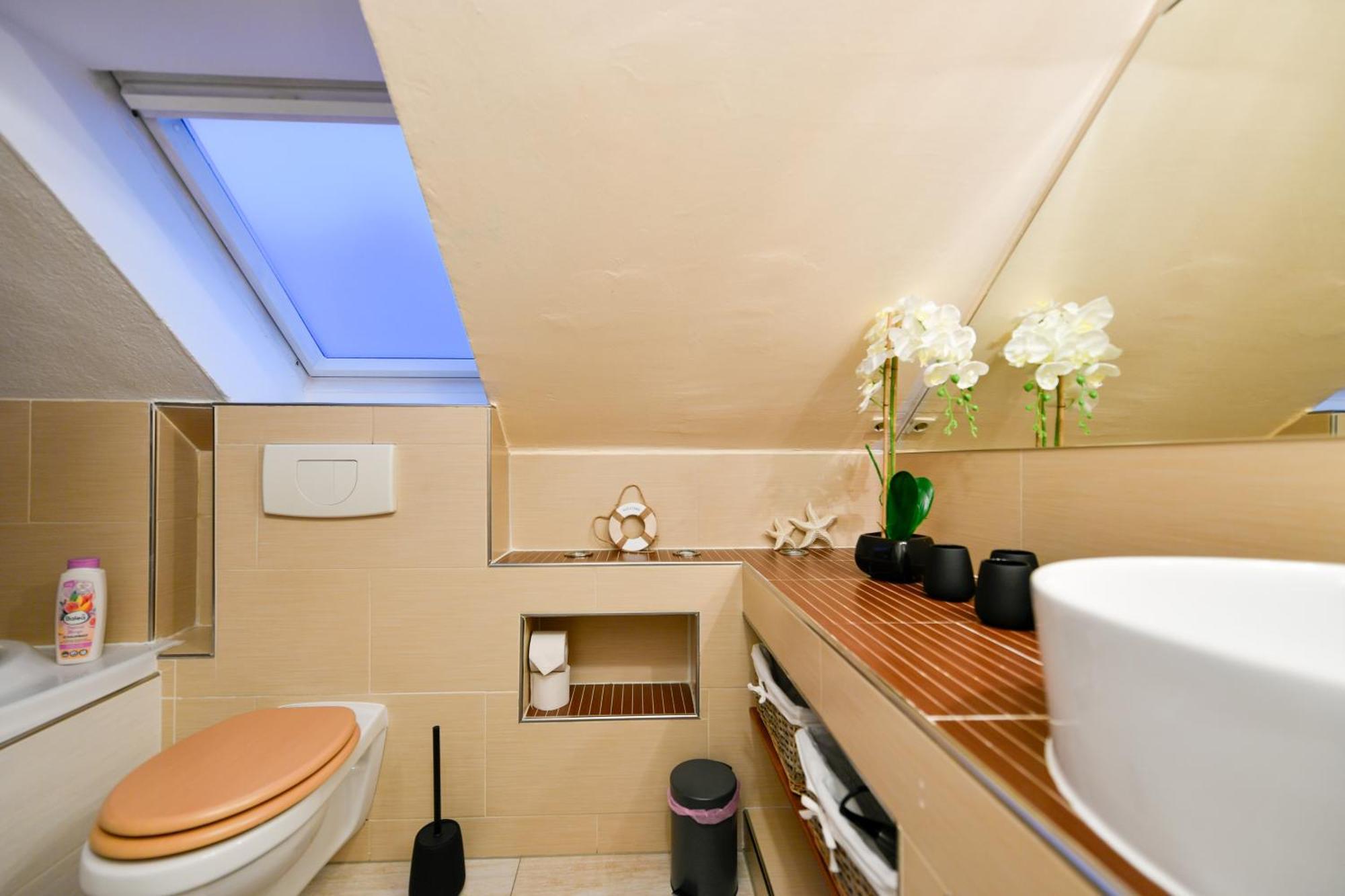 Grosses Spree Apartment, 3 Schlafzimmer Bis 10 Personen, 4X Kfz Parkplatz, Terrasse, Waschtrockner, Wlan, Netflix Cottbus Bagian luar foto