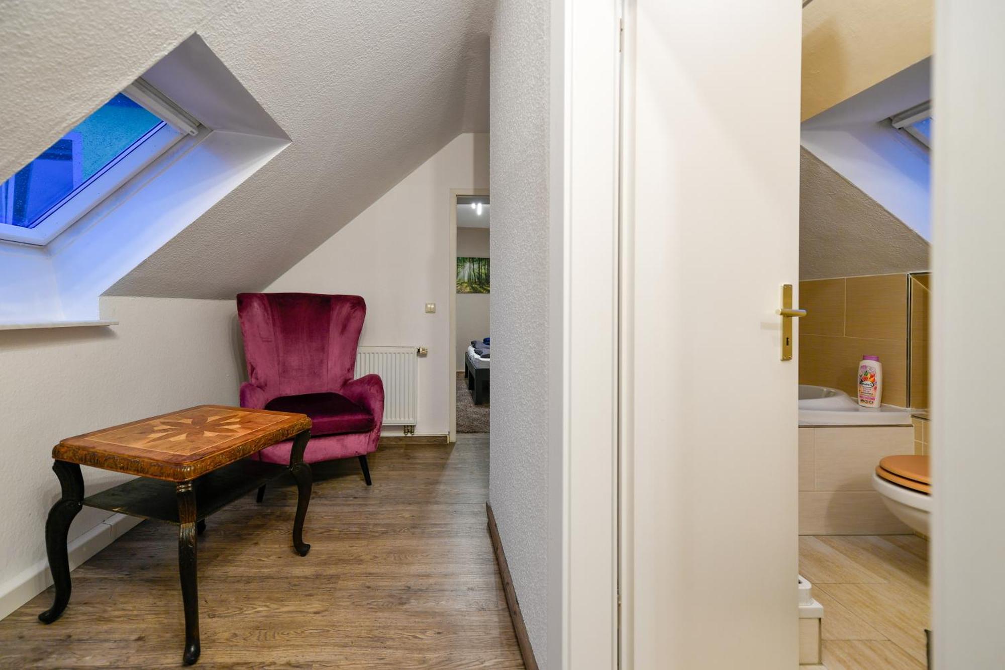 Grosses Spree Apartment, 3 Schlafzimmer Bis 10 Personen, 4X Kfz Parkplatz, Terrasse, Waschtrockner, Wlan, Netflix Cottbus Bagian luar foto