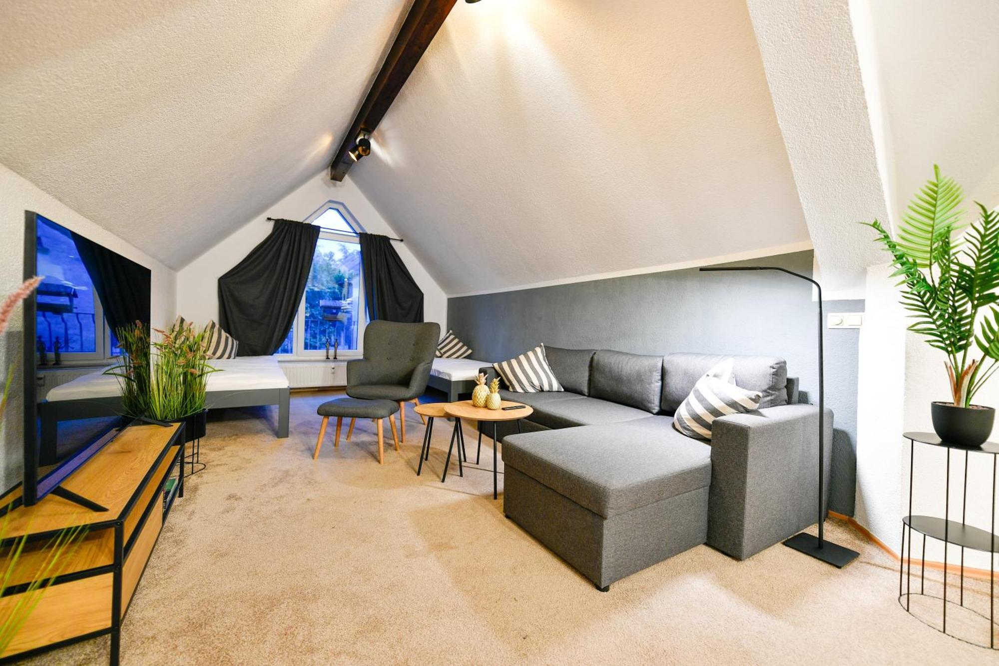 Grosses Spree Apartment, 3 Schlafzimmer Bis 10 Personen, 4X Kfz Parkplatz, Terrasse, Waschtrockner, Wlan, Netflix Cottbus Bagian luar foto