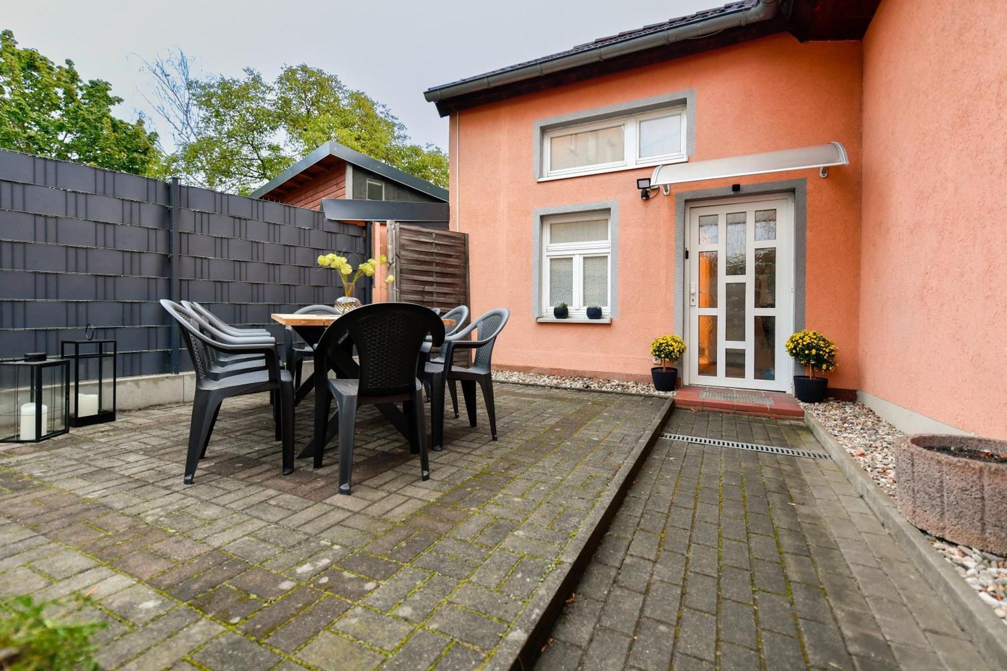 Grosses Spree Apartment, 3 Schlafzimmer Bis 10 Personen, 4X Kfz Parkplatz, Terrasse, Waschtrockner, Wlan, Netflix Cottbus Bagian luar foto