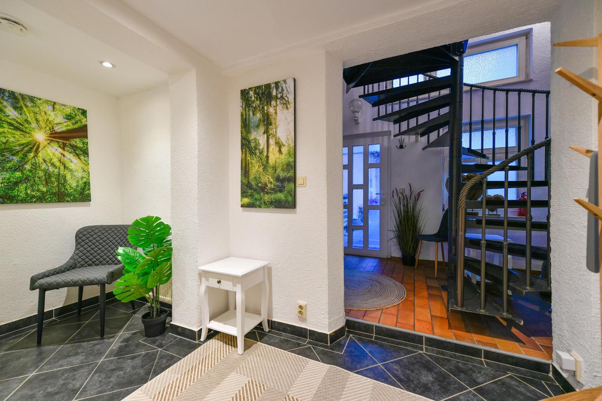 Grosses Spree Apartment, 3 Schlafzimmer Bis 10 Personen, 4X Kfz Parkplatz, Terrasse, Waschtrockner, Wlan, Netflix Cottbus Bagian luar foto